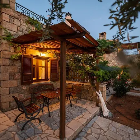 Myrto Villas 4* Stoúpa