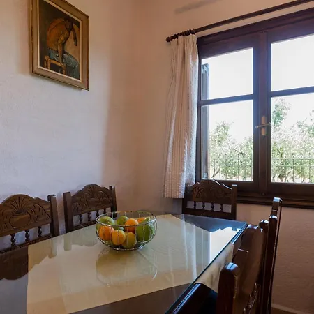 Ξενοδοχείο με διαμερίσματα Myrto Villas 4*